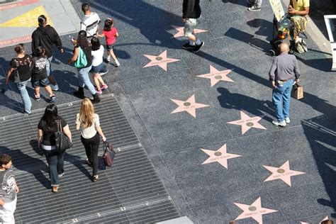 Is Walk of Fame safe at night?