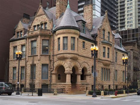 What architectural style is Chicago known for?