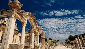 What are 2 ancient wonders in Turkey?