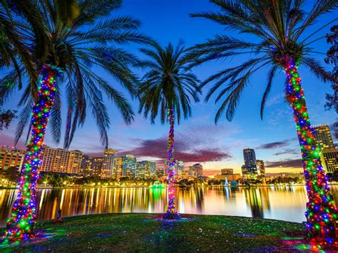 What are the best months to visit Orlando?