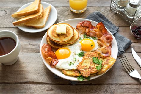 What breakfast foods is Chicago known for?