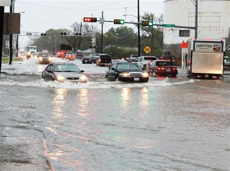 What city gets most rain in us?