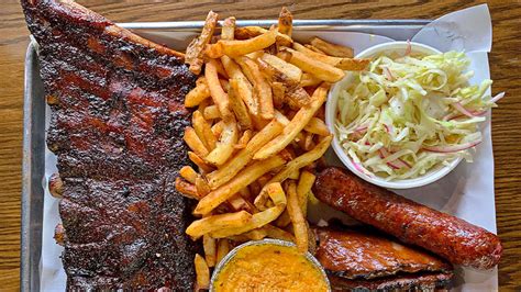 What defines Chicago style barbecue?