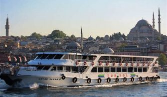 What do you see on the Bosphorus cruise?