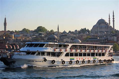 What do you see on the Bosphorus cruise?