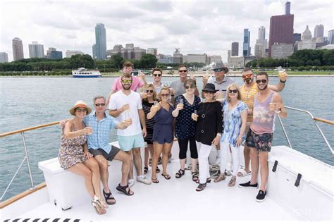 What do you wear on a river cruise in Chicago?