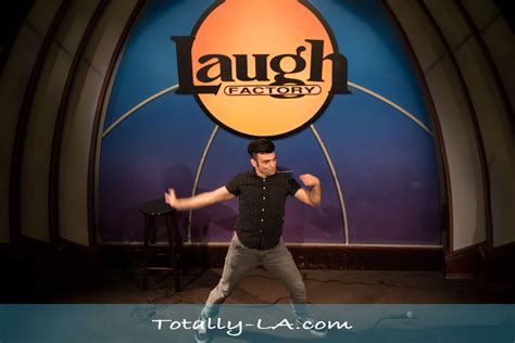 What do you wear to laugh factory?