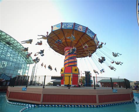 What do you wear to Navy Pier?