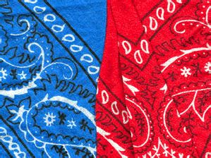 What does red and blue bandana mean in LA?