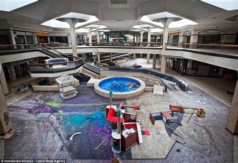 What is America's largest abandoned shopping Centre?