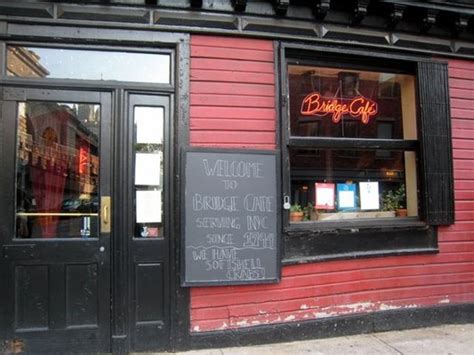 What is New York’s oldest cafe?