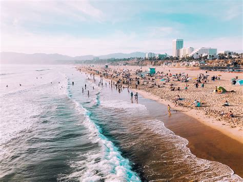 What is the best time of day to go to the beach in Los Angeles?