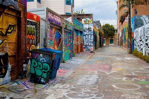 What Is The Famous Alley In San Francisco?