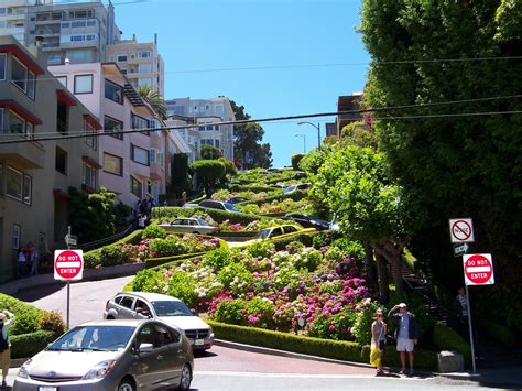 What Is The Famous Narrow Street In San Francisco?