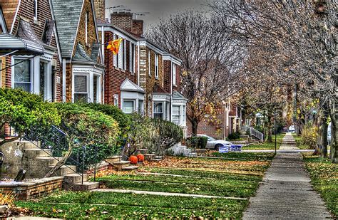 What is the historic suburb of Chicago?