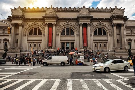 What is the largest American museum?