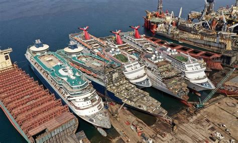 What is the largest cruise ship in Turkey?