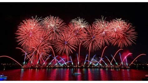 What is the longest firework show?