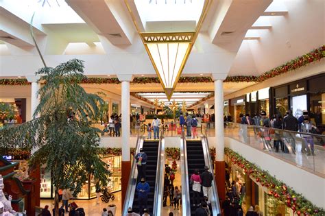 What is the most popular mall in LA?