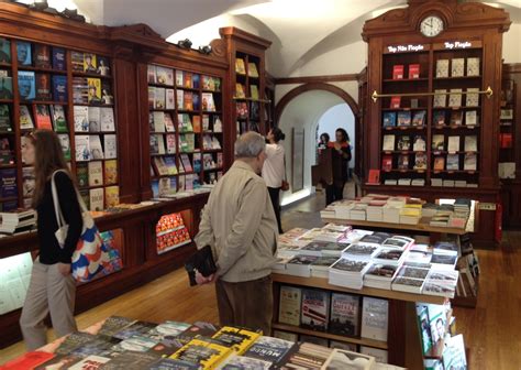 What Is The Oldest Family Owned Bookstore?