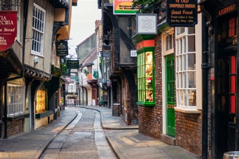 What is the oldest shopping street in York?