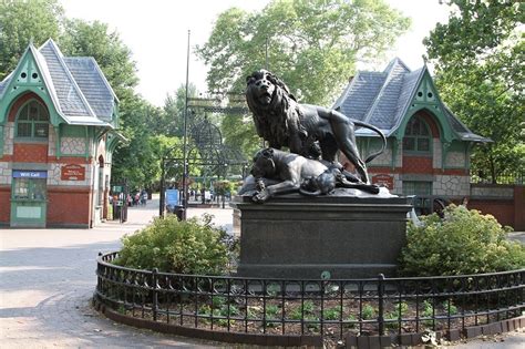 What Is The Oldest Usa Zoo?