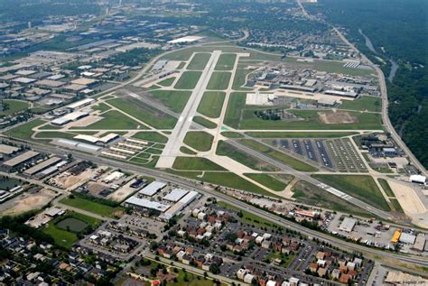 What is the primary airport in Chicago?