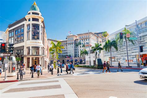 What LA street is famous for shopping?