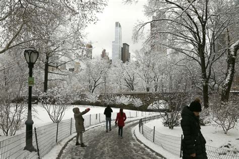 What month has the most snow in NYC?