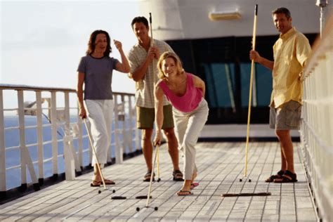 What not to wear on a dinner cruise?