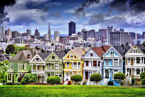 What Park Is In Front Of The Painted Ladies In San Francisco?