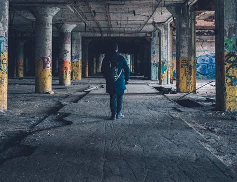 What Should You Bring When Urban Exploring?