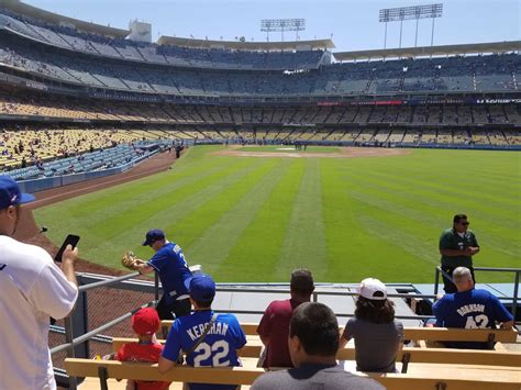 What side is best to sit at Dodger Stadium?