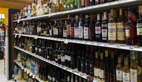 What time does NYC stop selling alcohol?