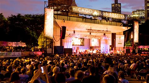 What time does the Chicago Blues Festival start?