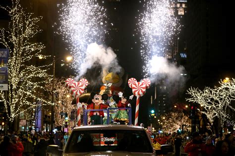 What time is the magnificent mile lights festival?