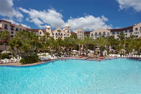 What Universal hotel has the best pool?