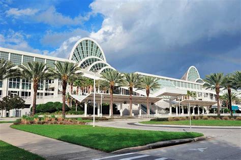 What's the name of the primary Orlando convention center?