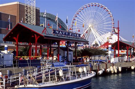 When did Navy Pier become a tourist attraction?