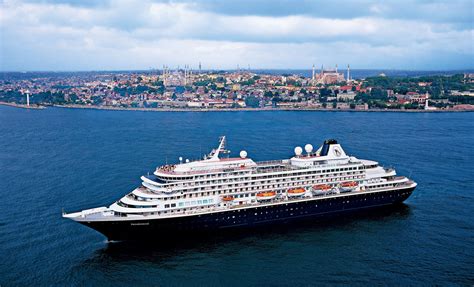 Where do cruise ships leave from in Istanbul?