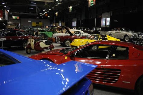 Where is the biggest car show in the world?