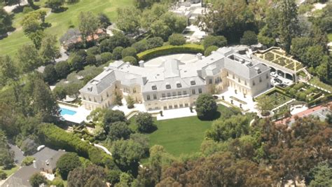 Where to drive to see celebrity houses LA?