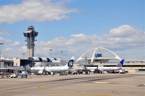 Which airport is easier Long Beach or LAX?