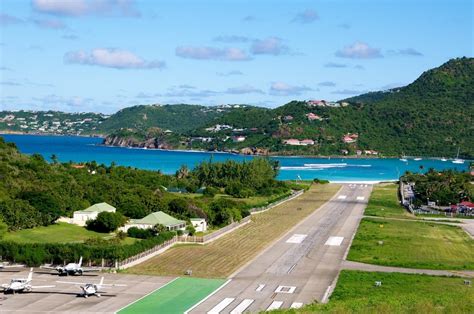 Which is the smallest airport in the world?