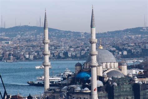 Who founded Istanbul?