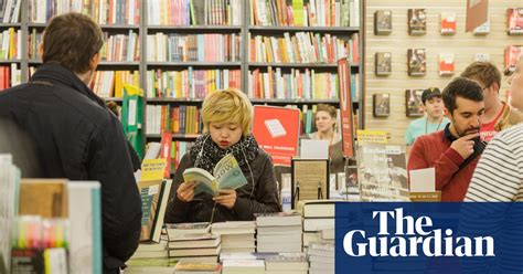 Why Are Bookstores Disappearing?