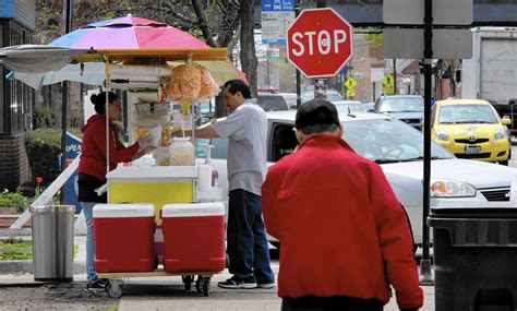 Why are there no food carts in Chicago?