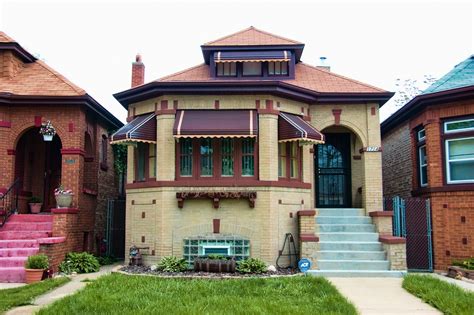 Why does Chicago have so many bungalows?