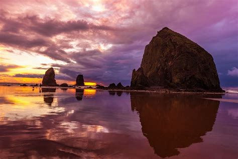 Why is Cannon Beach so popular?