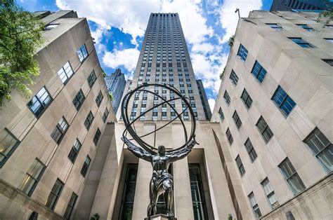 Why is Rockefeller Center so popular?